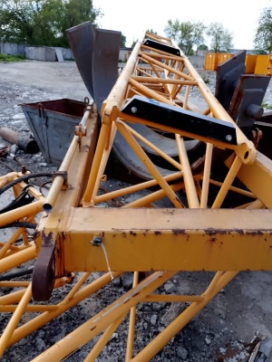 Срела на кран Либхер 883