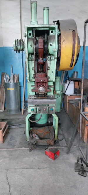 Пресс однокривошипный простого действия открытый КД2124К