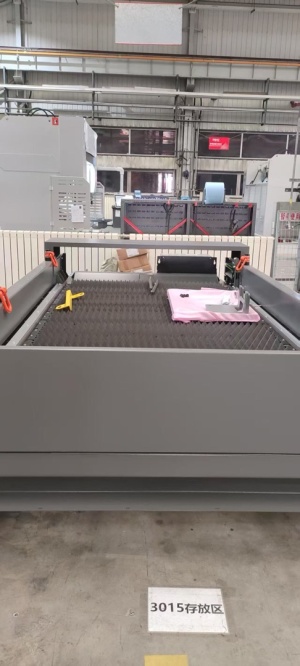 Установка лазерной резки BySmart Fiber 3015