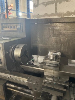 Токарно-винторезный станок 16Д25