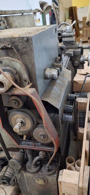 Универсальный токарно-винторезный станок ТС-75