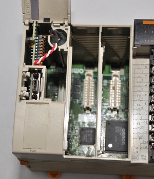 Контроллер OMRON CQM1-CPU51 и модули, память, блоки питания к нему, CP1L-M60DR-A, реле Moeller Eaton DILER-31,DILER-22-G,DILEM-01-G,PKZM0-4