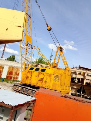Гусеничный кран ДЭК 325
