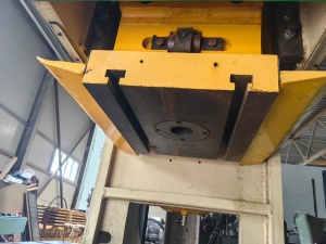 КВ2132 Пресс однокривошипный простого действия открытый