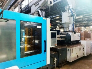 Термопластавтомат МОТО-5500. 2,1 кг, 550 тонн