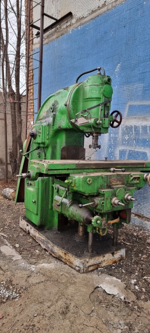 Фрезерный станок 6м13п 1953г рабочий (целый)