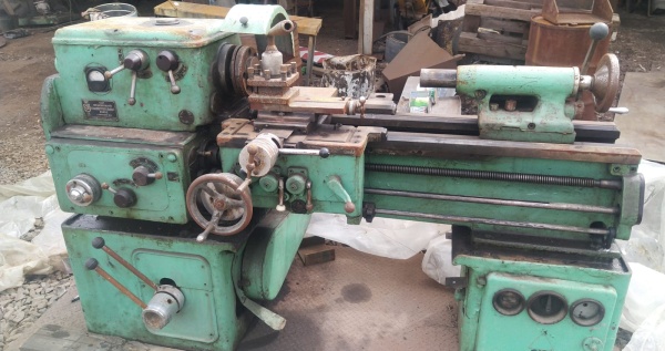 Токарно-винторезный 1А616