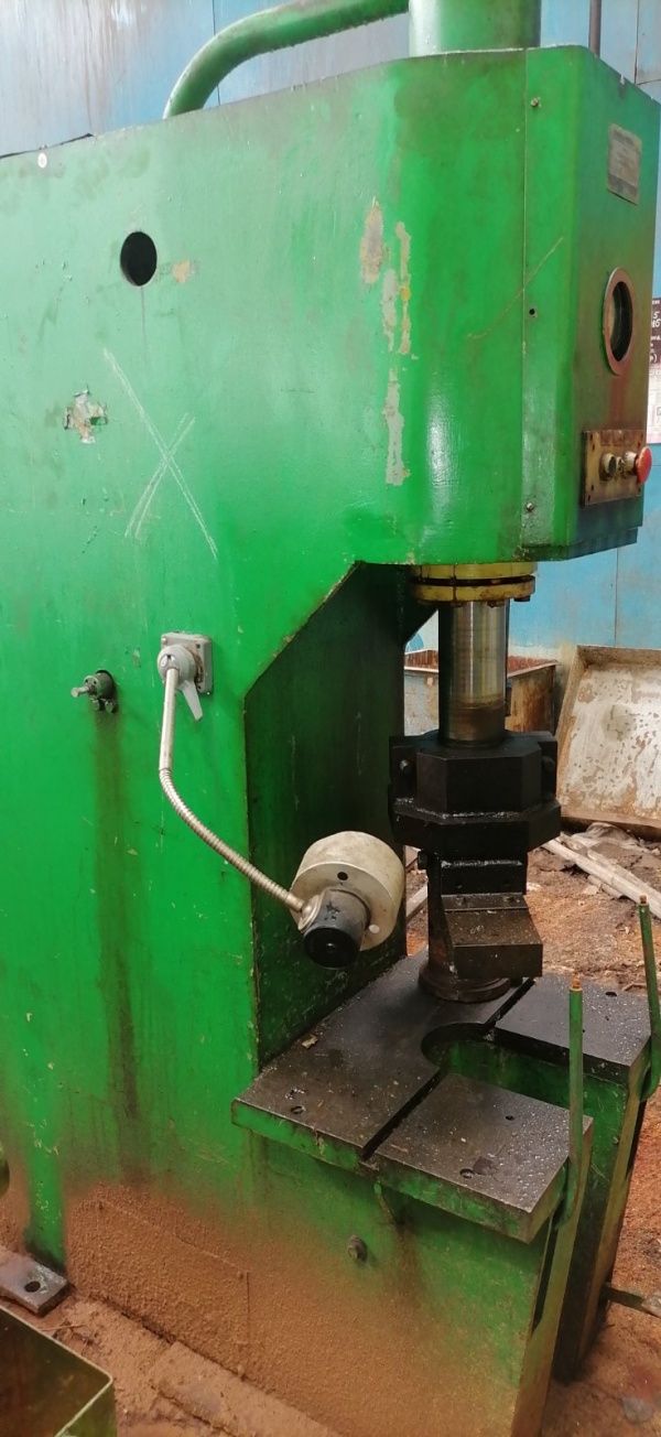 Пресс гидравлический 25 тн. усилие, мод. П6324