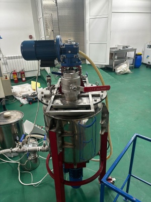 Миксер вакуумный с диспергатором