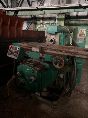 Горизонтально-фрезерный станок 6Т82Г-1