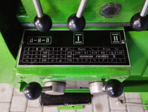 Токарный станок тв 4