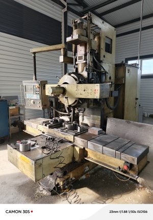 Вертикально фрезерный станок с ЧПУ FKR SRS 250