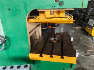 КВ2132 Пресс однокривошипный простого действия открытый