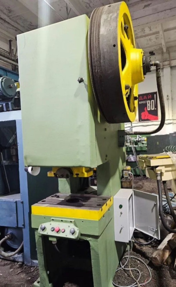 Пресс кривошипный КД2128