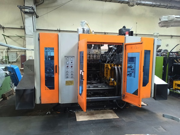 Экструзионно выдувная машина LESHAN, до 2-х л. две станции, четыре ручья, высокой скорости