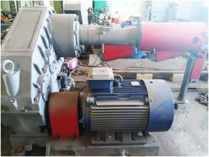 Шприц-машина МЧХ-125 с подающим роликом питания