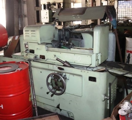 Резьбошлифовальный станок 5822