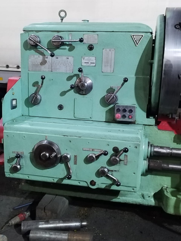 Токарно-винторезный станок 165 РМЦ 2800
