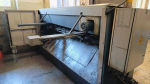 Механические гильотинные ножницы DURMA MS 2504