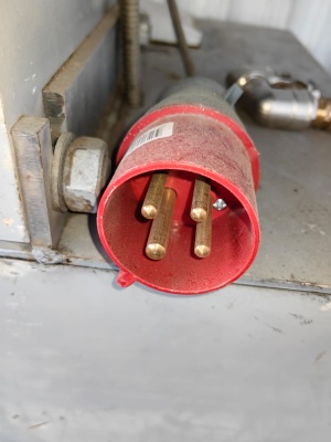 Автоматический пресс для изготовления горизонтальных и диагональных связей для рамных строительных лесов