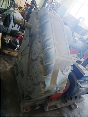 Шприц-машина МЧХ-125 с подающим роликом питания