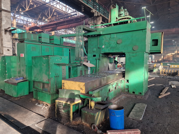 Вертикально-фрезерный 6М10