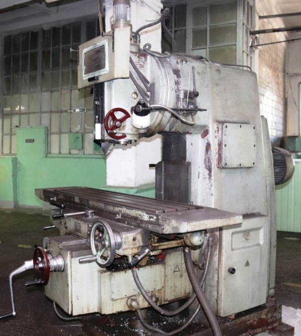 Вертикально-фрезерный станок ВМ-127