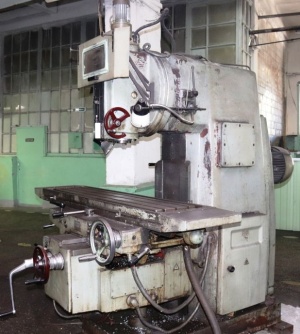 Вертикально-фрезерный станок ВМ-127