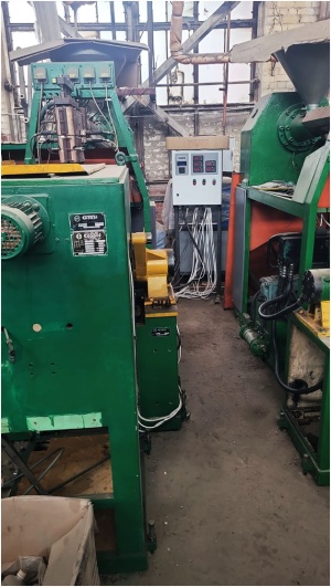 Экструзионно-выдувная машина Chodos 04141, модернизированная