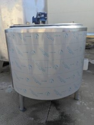 Емкость нержавеющая, объем — 1 куб.м., рубашка, термос, мешалка, инв 3704