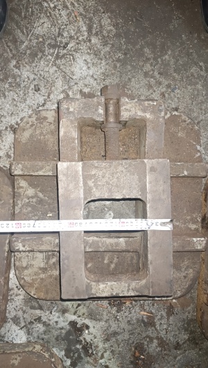 Опоры клиновые 300-8 шт., 220-4 шт