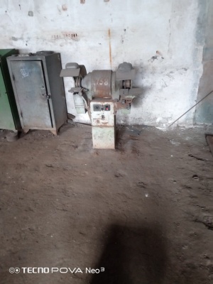 Точильно-шлифовальный станок 3Б633