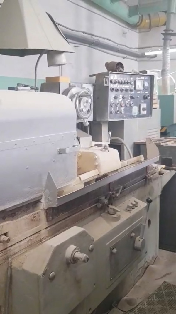 Круглошлифовальный полуавтомат 3М151В