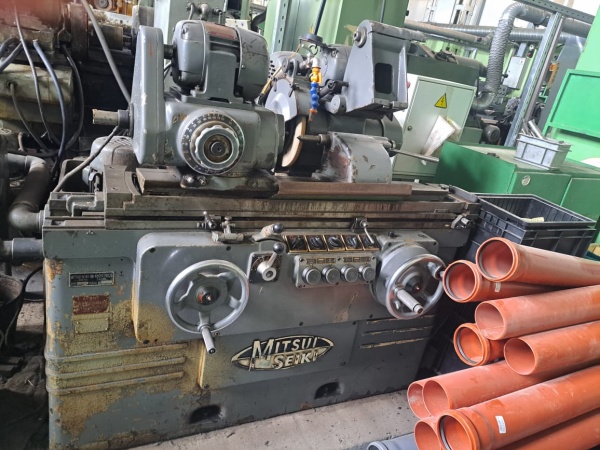 Универсальный круглошлифовальный станок Mitsui Seiki MUG 25-50