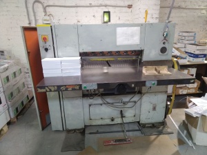 Бумагорезательная машина adast maxima серии MS 80 Гильотинный резак