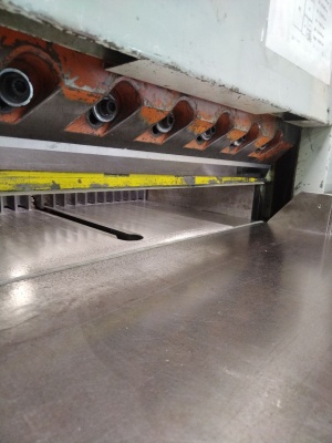 Бумагорезательная машина adast maxima серии MS 80 Гильотинный резак