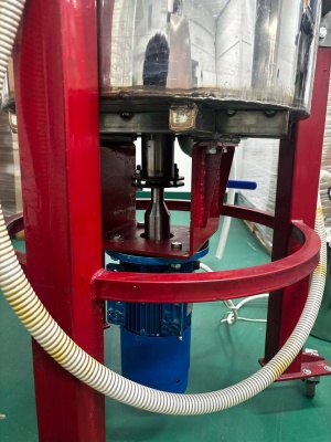 Миксер вакуумный с диспергатором