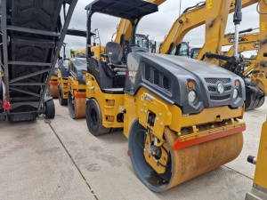 Koмбиниpoванный дорожный каток SАNY SZR50С-8