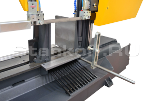 Двухколонный полуавтоматический ленточнопильный станок BMSY 330C