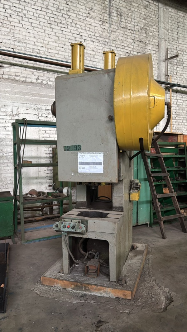 Пресс кривошипный 63 тонны КД2128Е