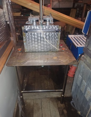 Машина для закатки банок с вакуумом взм-1