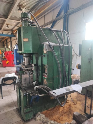 Пресс гидравлический одностоечный п6324б