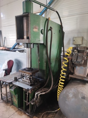 Пресс гидравлический одностоечный П6326 40тонн