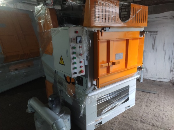 Дробемет барабанного типа с ленточным транспортером Q326B