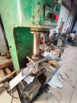 Пресс гидравлический одностоечный П6324