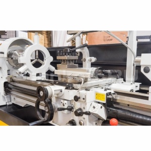 Токарно-винторезный станок CM6241/1500