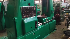 Зубофрезерный станок модели 5К32А