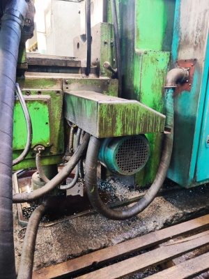 Вертикально-фрезерный станок 6Т12