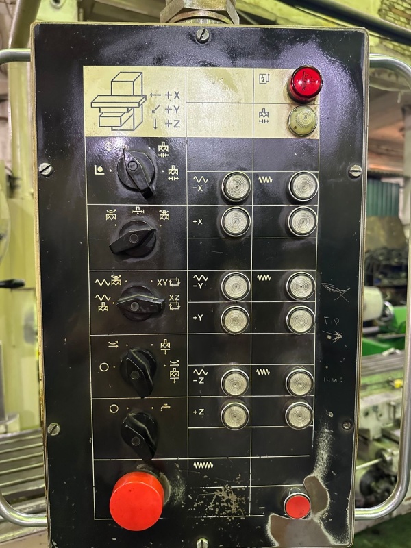 Вертикальный фрезерный станок Heckert FSS 400 v2 (аналог 6т13)