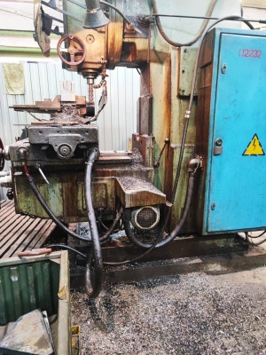 Вертикально-фрезерный 6Т13